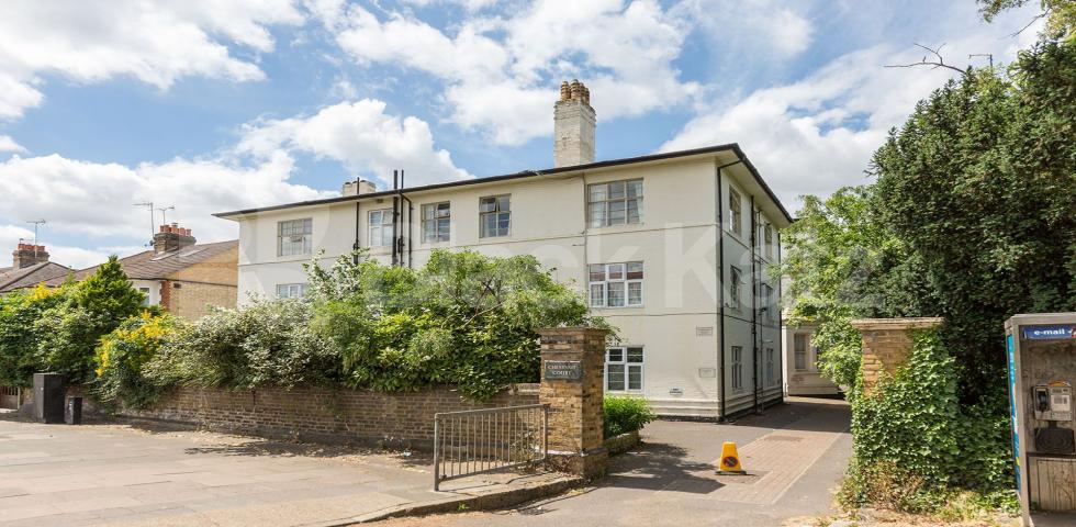 			New Instruction!, Studio Apartment, 1 bath, 1 reception Flat			 Chestnut Court, Middle Lane, Crouch End / Hornsey